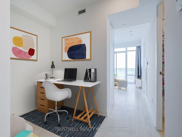 5208 - 501 Yonge St