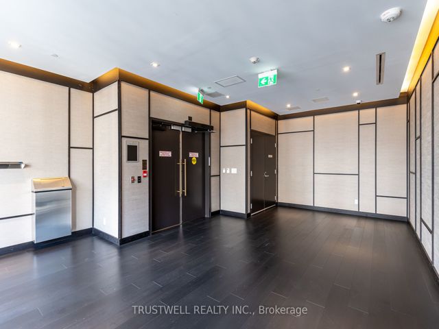5208 - 501 Yonge St