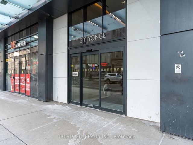 5208 - 501 Yonge St