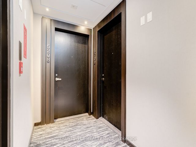 5208 - 501 Yonge St
