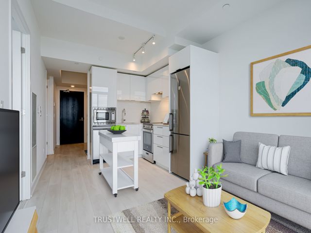 5208 - 501 Yonge St