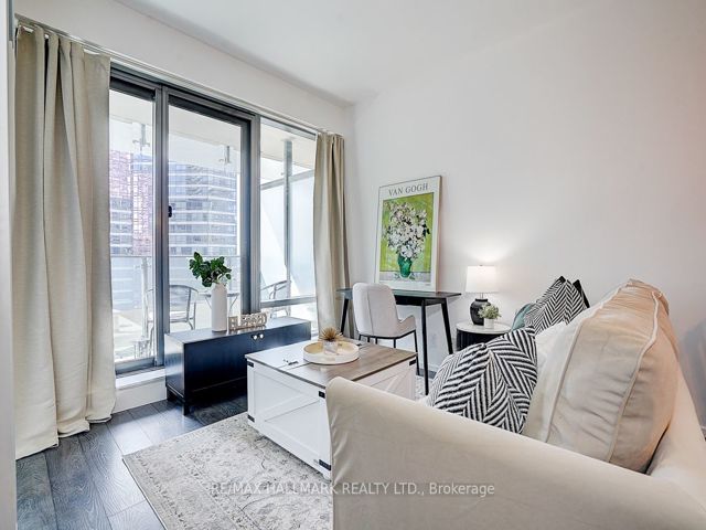 1806 - 5 St Joseph St