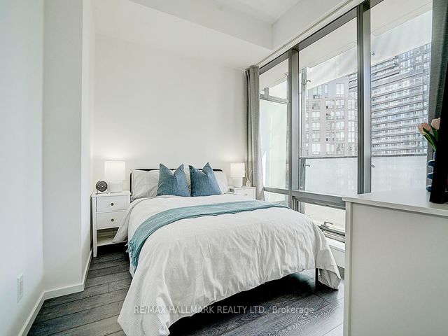 1806 - 5 St Joseph St
