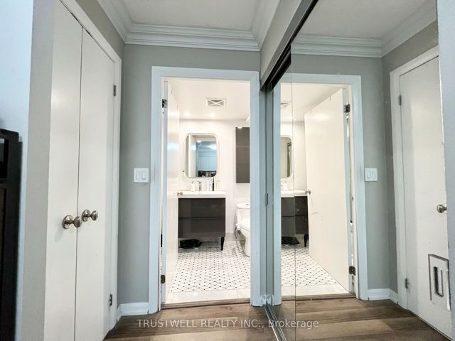 739 - 111 Elizabeth St