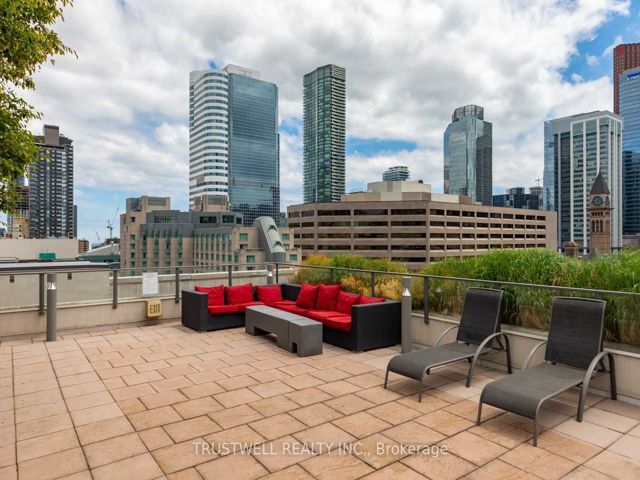 739 - 111 Elizabeth St