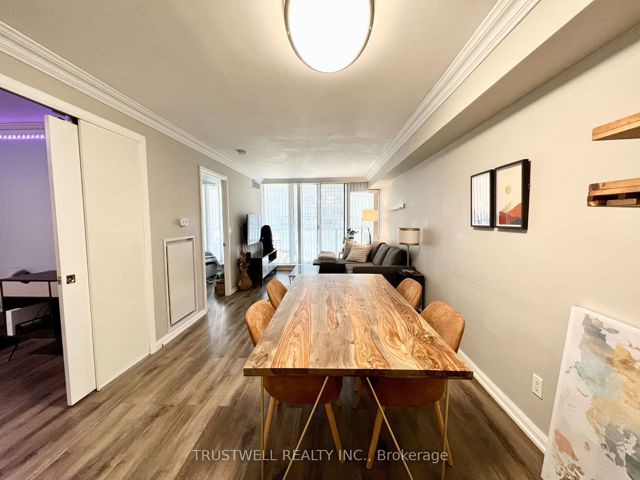 739 - 111 Elizabeth St