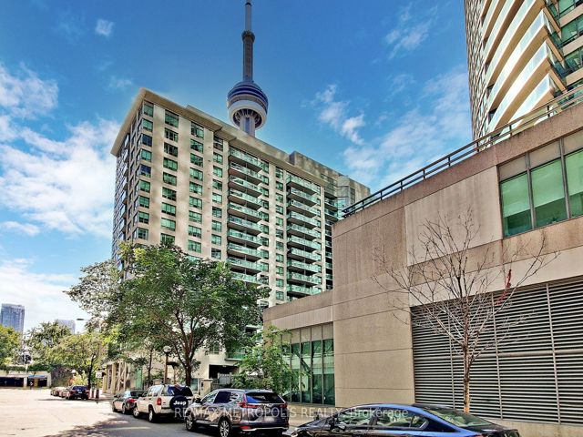 319 - 51 Lower Simcoe St