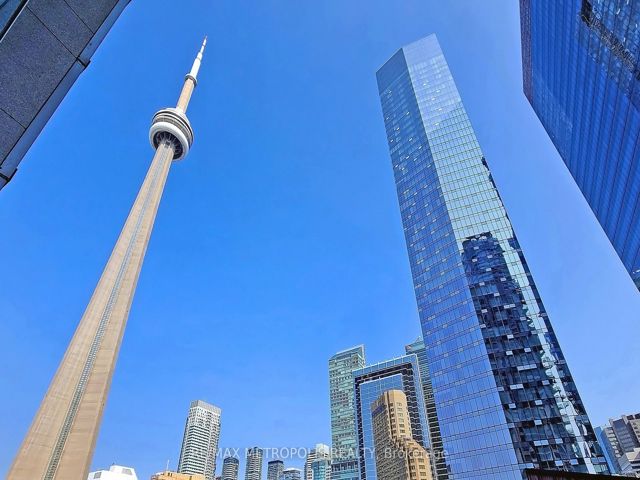 319 - 51 Lower Simcoe St