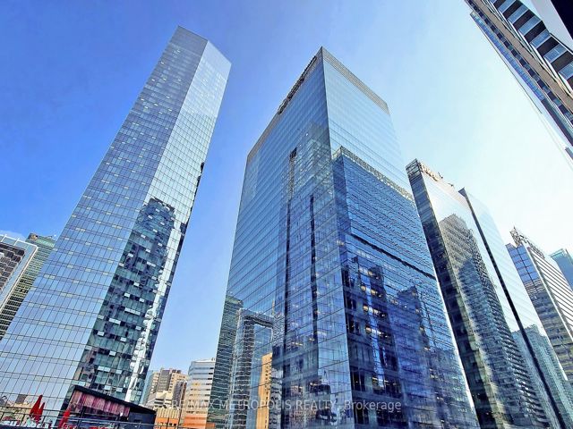 319 - 51 Lower Simcoe St
