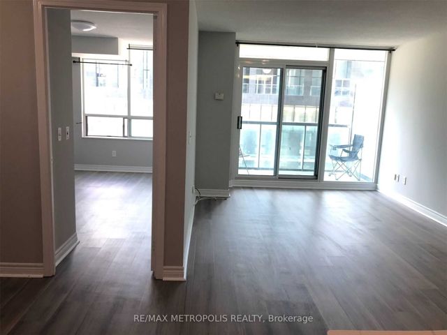 319 - 51 Lower Simcoe St