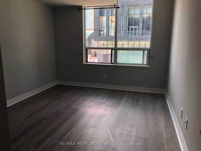 319 - 51 Lower Simcoe St