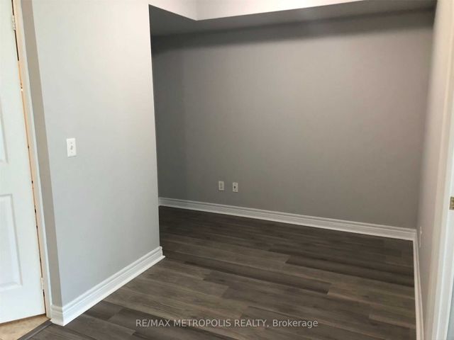 319 - 51 Lower Simcoe St