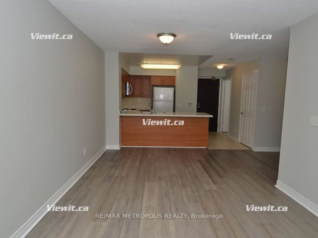 319 - 51 Lower Simcoe St