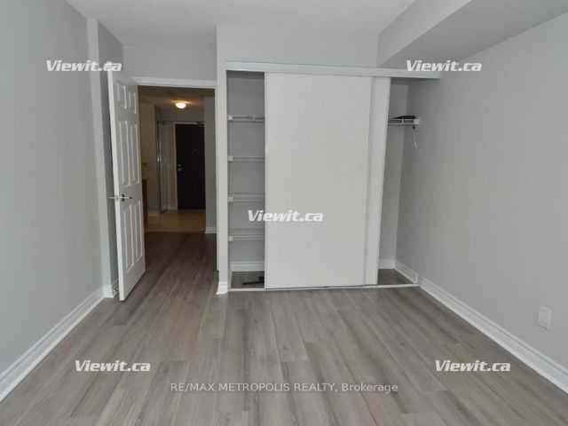 319 - 51 Lower Simcoe St
