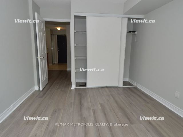 319 - 51 Lower Simcoe St