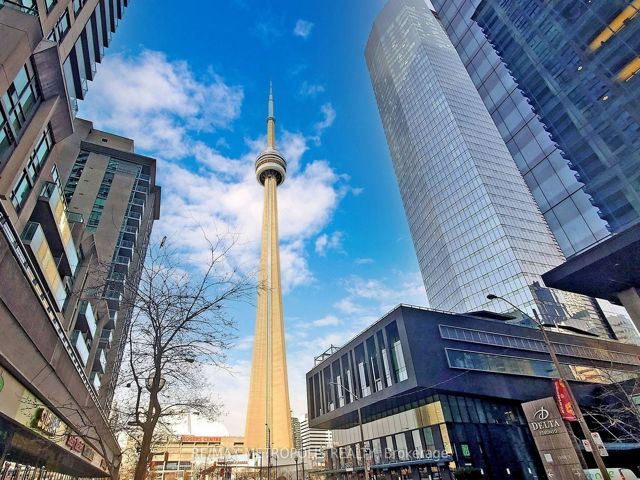 319 - 51 Lower Simcoe St