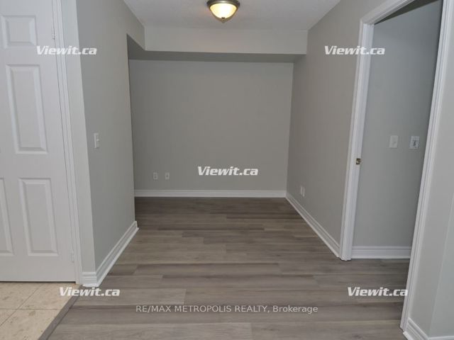 319 - 51 Lower Simcoe St