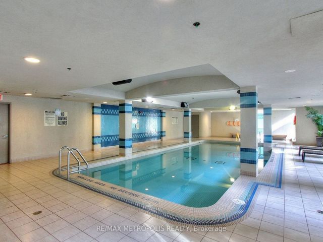 319 - 51 Lower Simcoe St