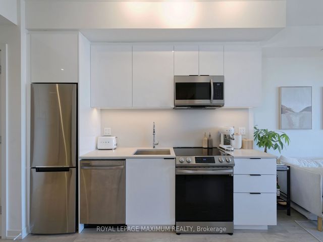 1713 - 50 Power St