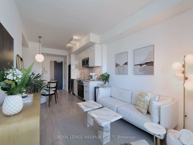 1713 - 50 Power St