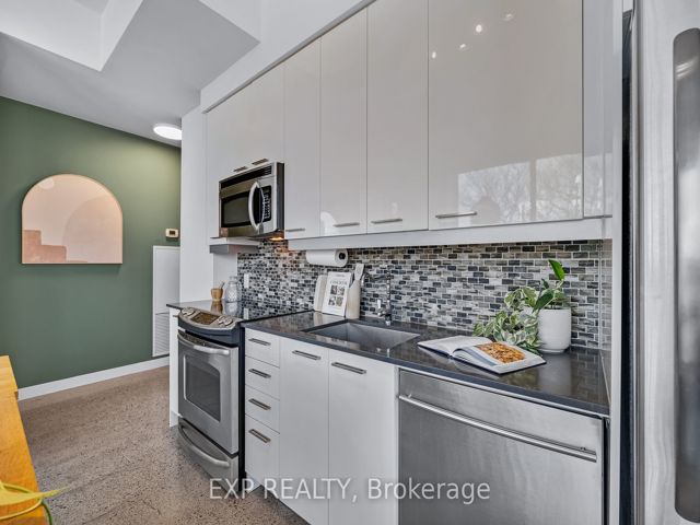 409 - 510 King St E