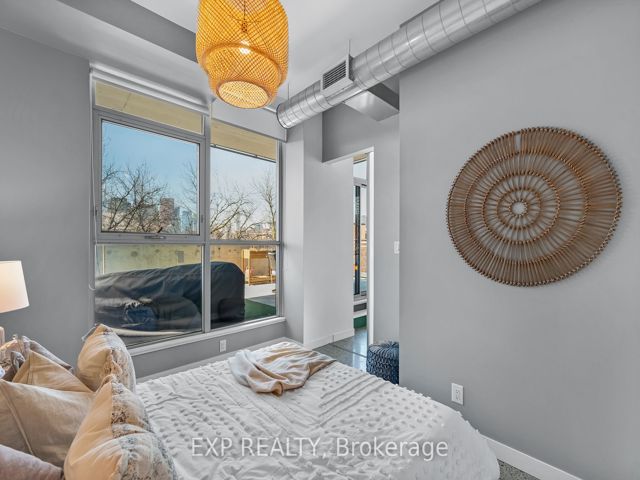 409 - 510 King St E