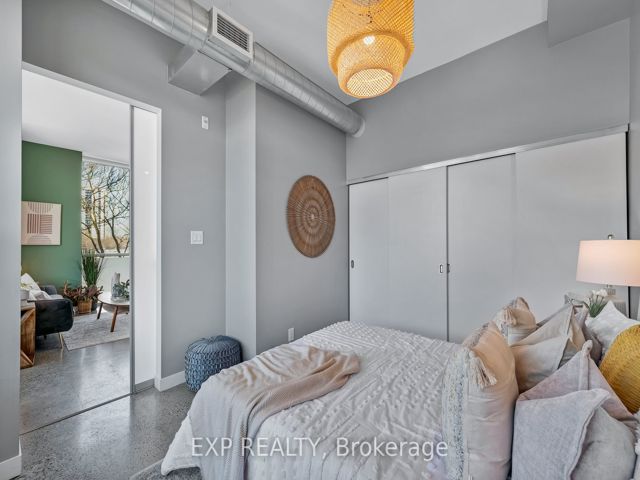 409 - 510 King St E