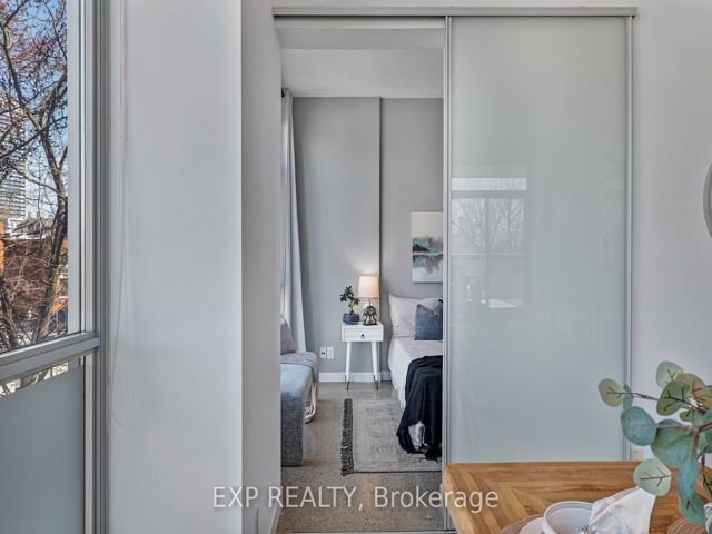 409 - 510 King St E