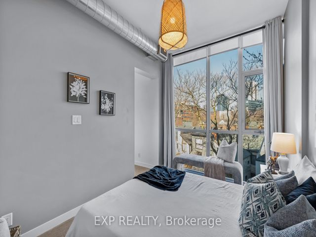409 - 510 King St E