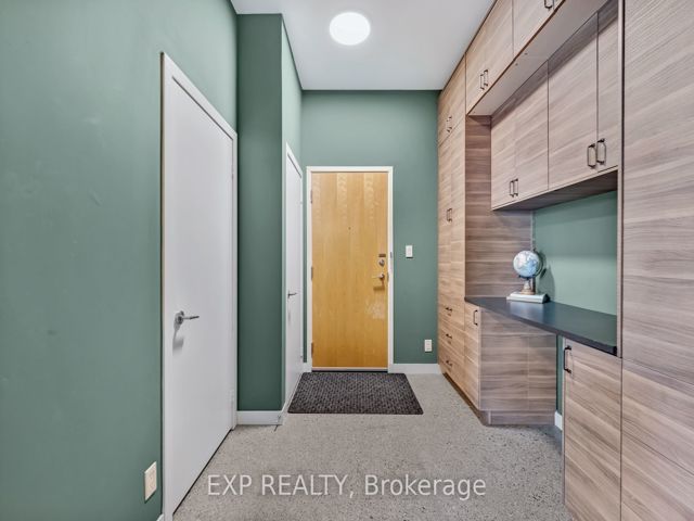 409 - 510 King St E