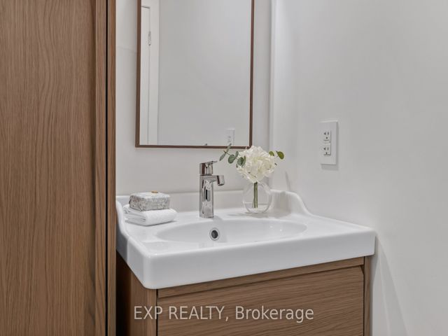 409 - 510 King St E