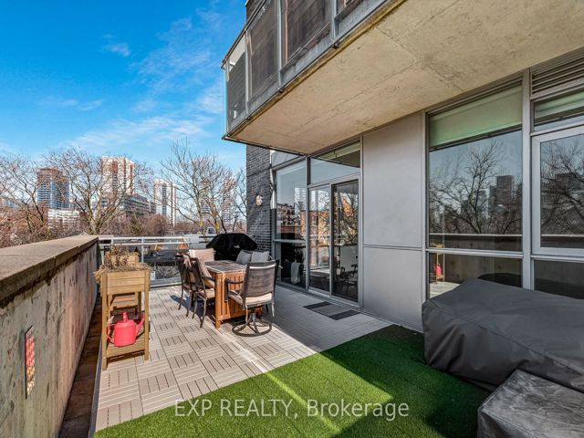 409 - 510 King St E