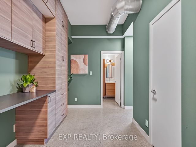 409 - 510 King St E