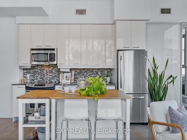 409 - 510 King St E