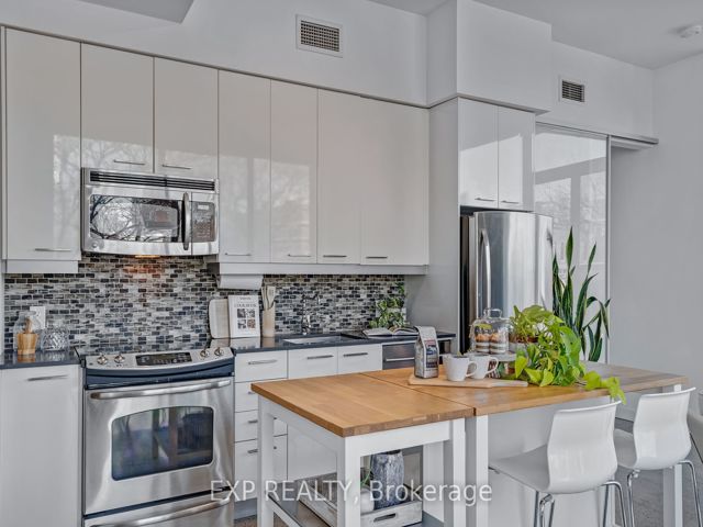 409 - 510 King St E