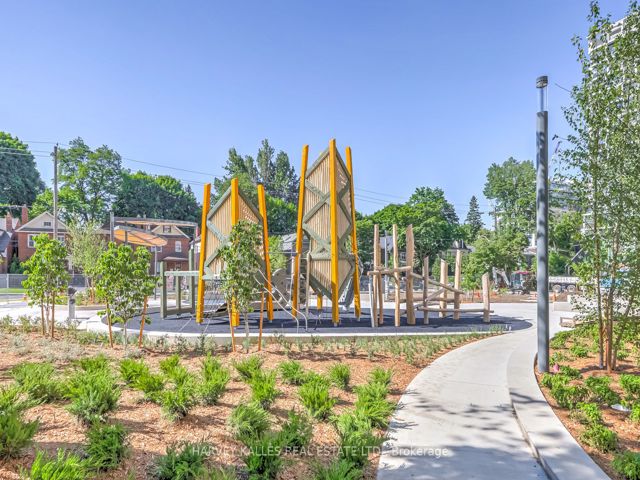 316 - 50 Dunfield Ave