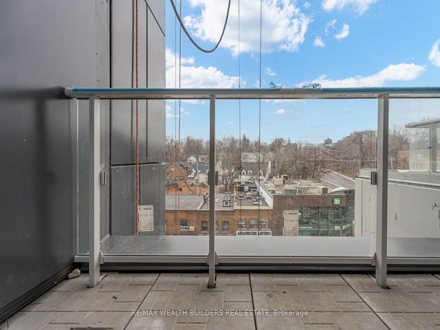 627 - 2020 Bathurst St