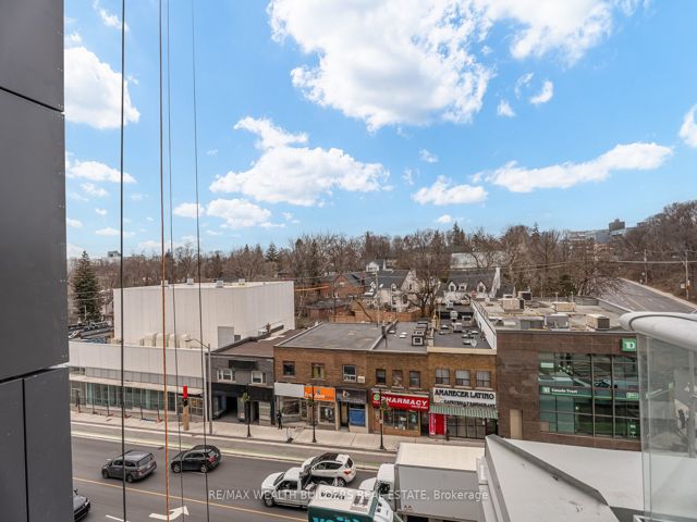 627 - 2020 Bathurst St