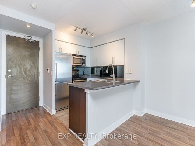 1810 - 50 Lynn Williams St