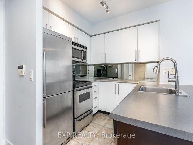 1810 - 50 Lynn Williams St