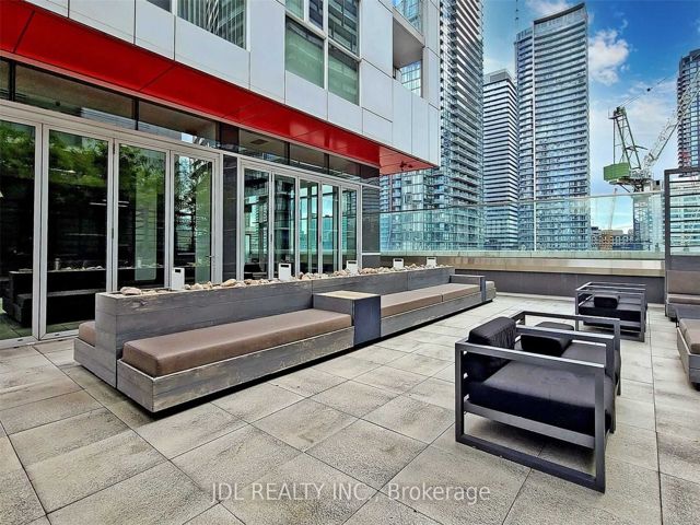3107 - 318 Richmond St W