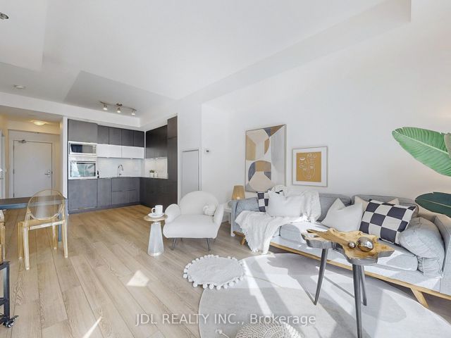 3107 - 318 Richmond St W