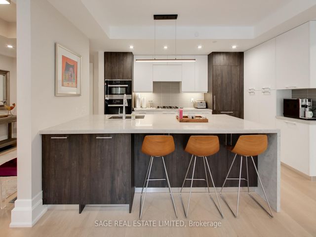 206 - 3 Southvale Dr