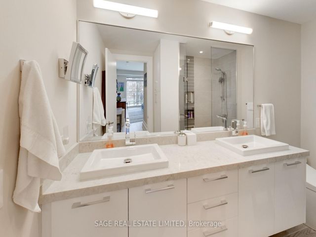 206 - 3 Southvale Dr