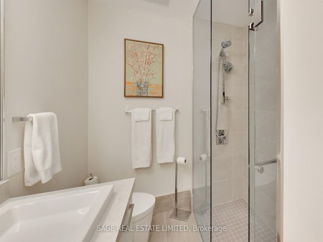 206 - 3 Southvale Dr