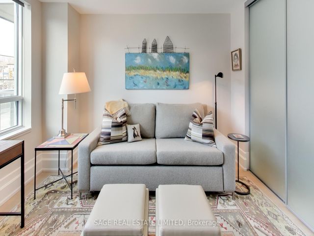 206 - 3 Southvale Dr