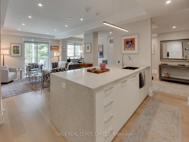206 - 3 Southvale Dr