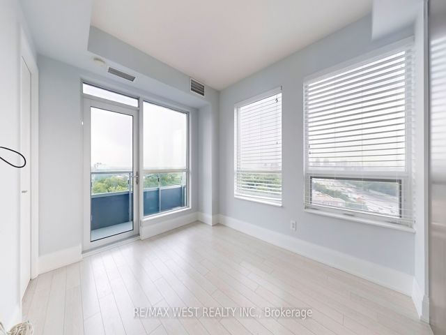 1427 - 120 Harrison Garden Blvd
