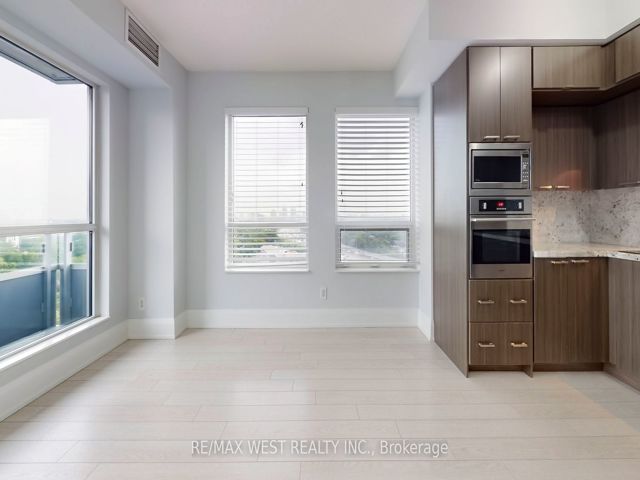 1427 - 120 Harrison Garden Blvd