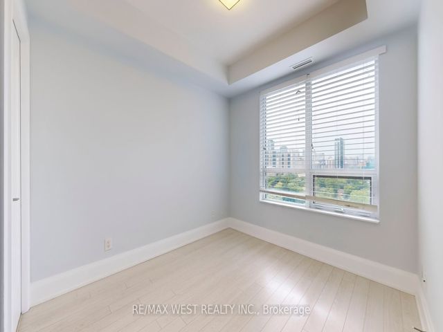 1427 - 120 Harrison Garden Blvd